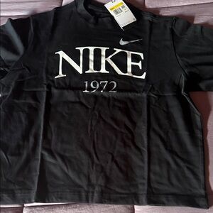 Nike Oversize Women's Black Tee with White Logo